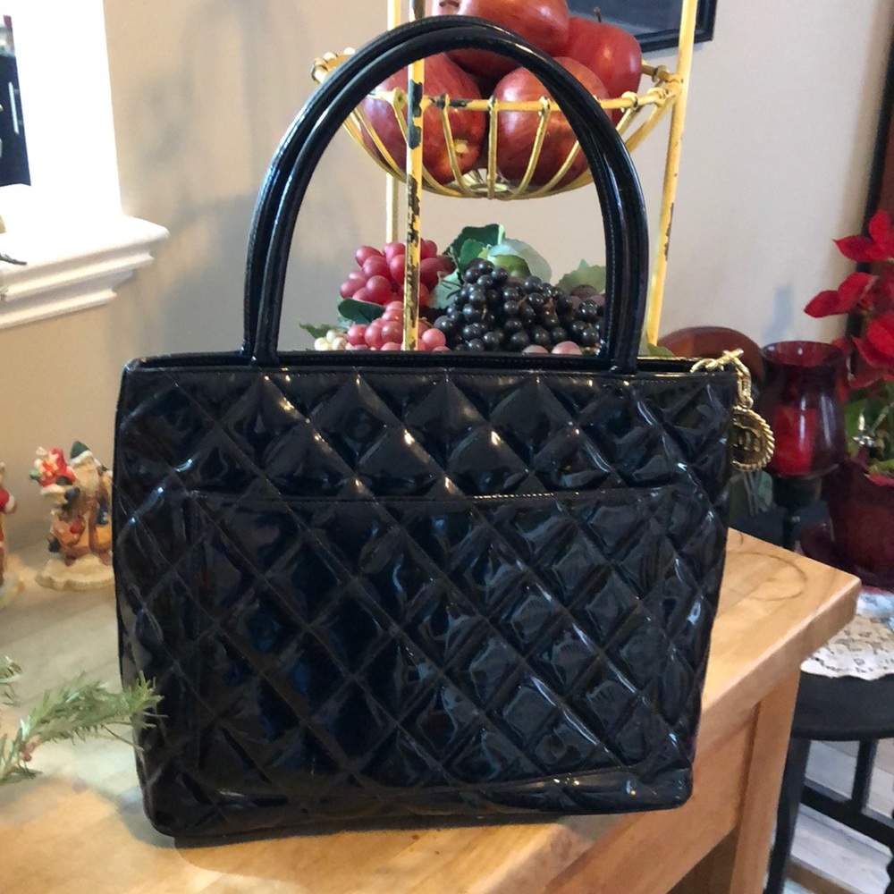 CHANEL *TRADE* Vintage Leather Tote Bag, Will TRADE for a High End Watch!!! - Picture 4 of 12